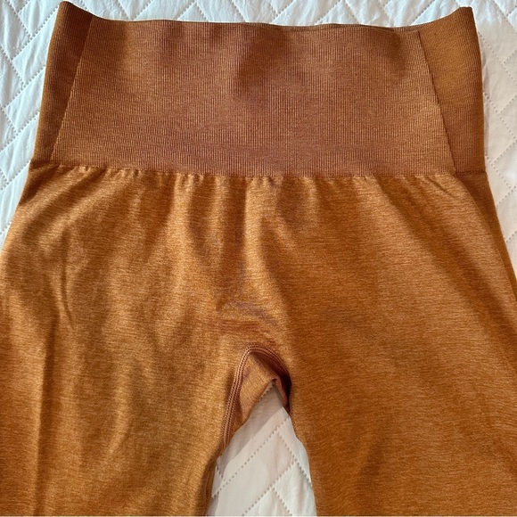 2-Piece Active Leggings Bundle Old Navy XS Olive + NVGTN Seamless Leggings S - Picture 14 of 15